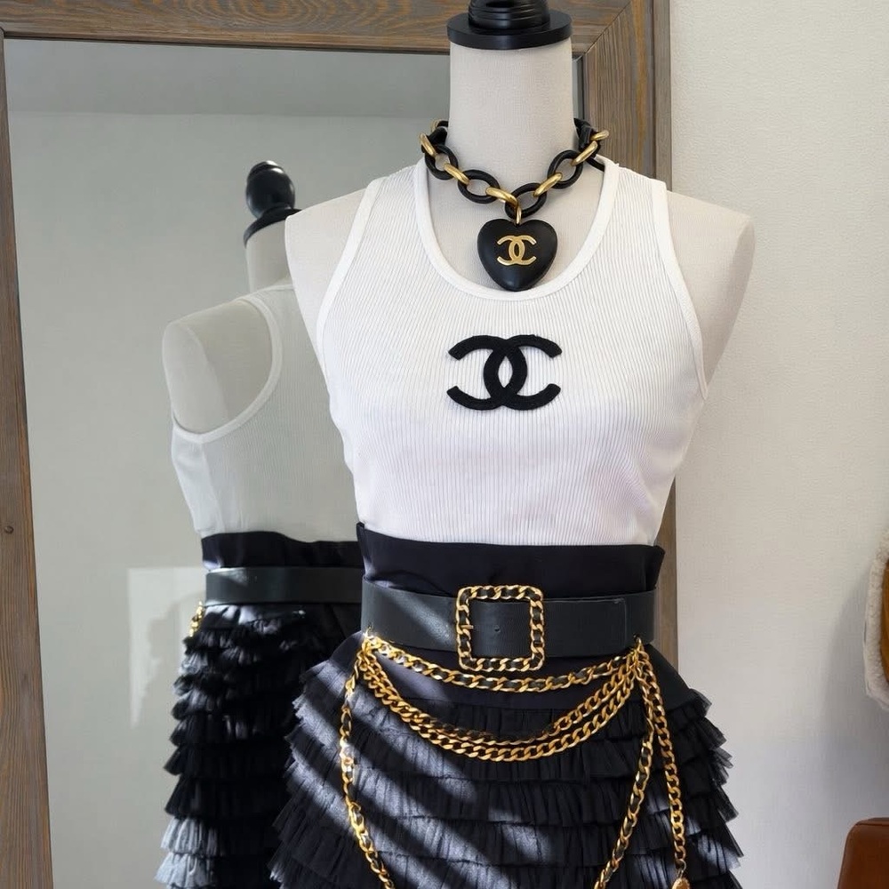 Authentic Vintage 1992 SS  Chanel CC logo white cropped tank top 40